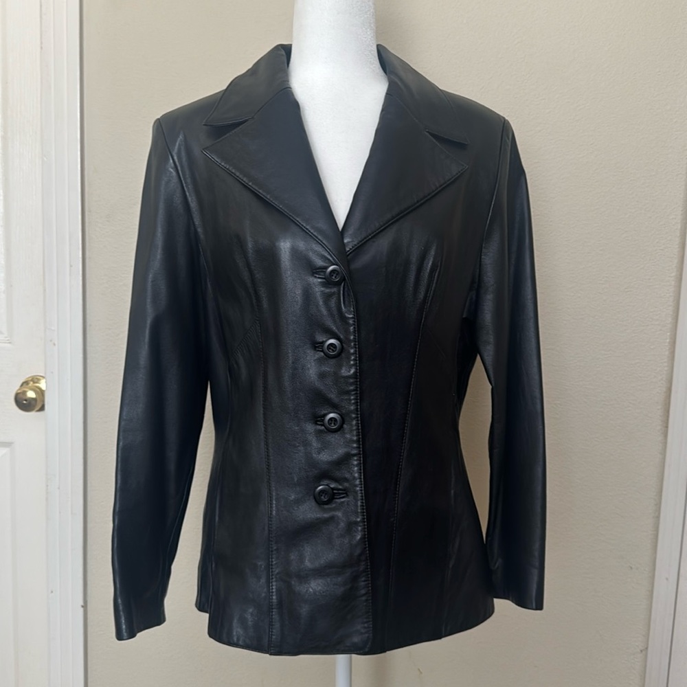 Beautiful 100% women’s leather jacket